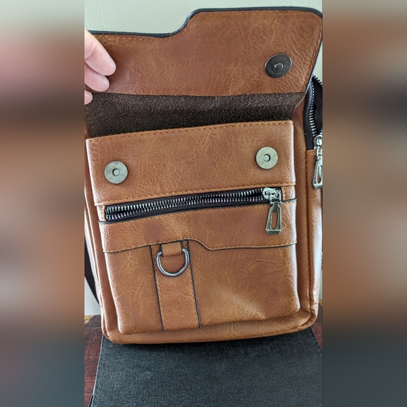 Weixer Crossbody Bag. New Without Tags - Picture 2 of 10